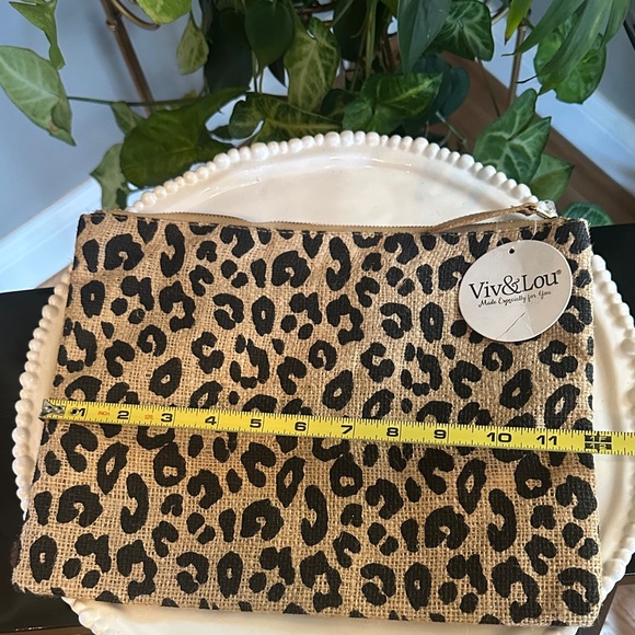 Leopard Print Cosmetic or carry all Bag - Picture 9 of 10